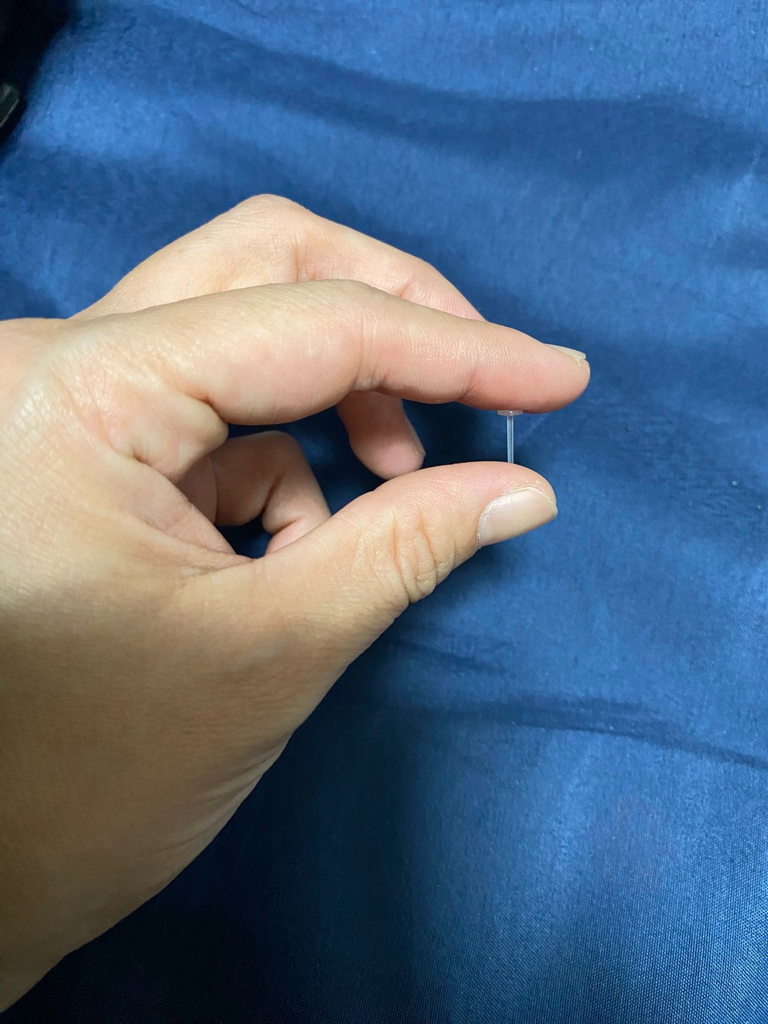 透明ピアスの正しい使い方と注意点